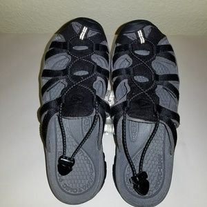 Keen Sandals, size 6, black